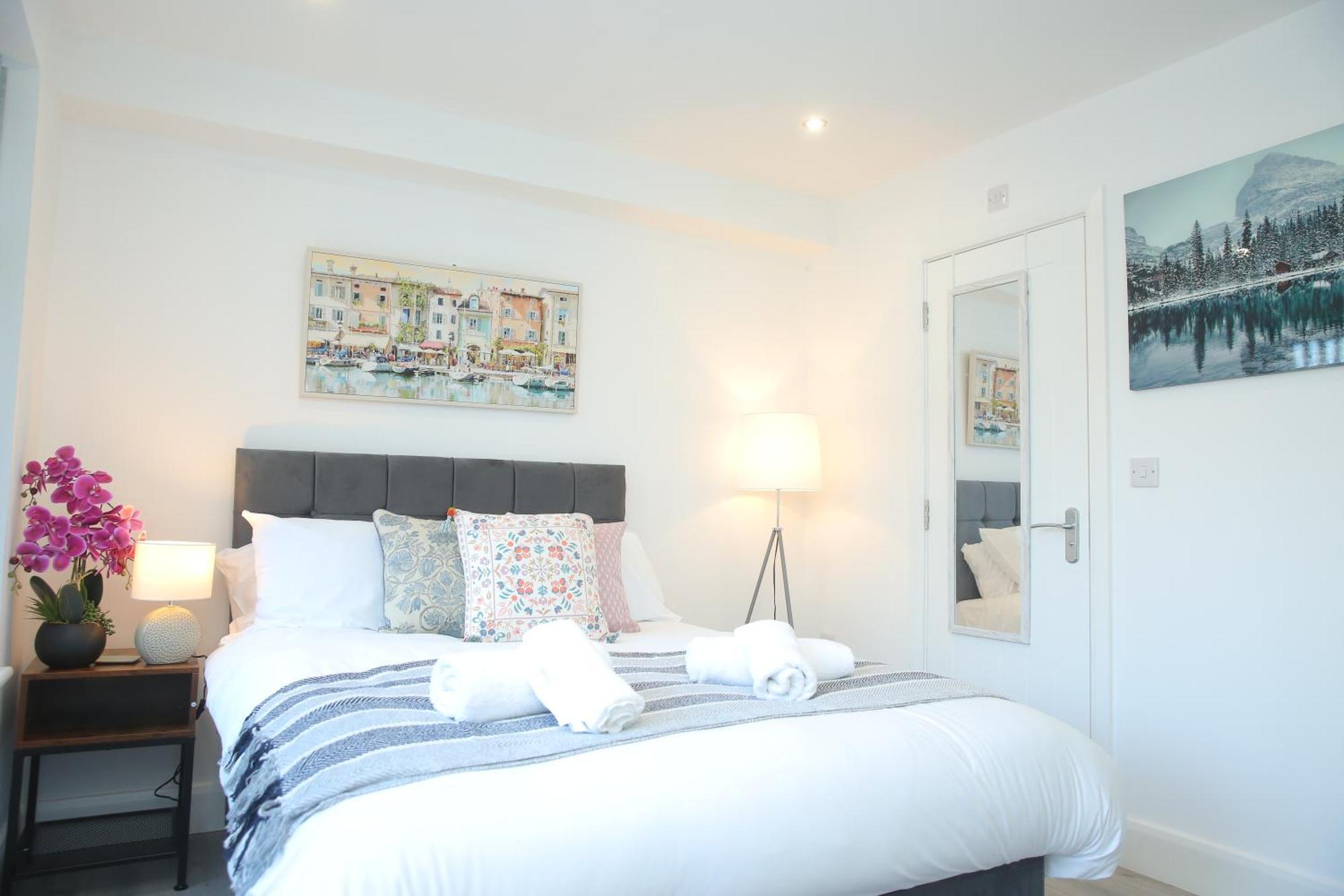 Homestay Private Ensuite 4 Min Drive To Luton Airport